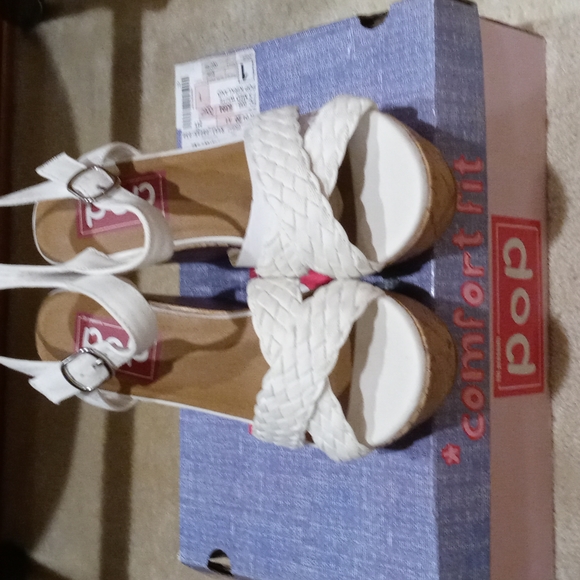 Kirklands Shoes - COPY - BNIB White Shoes Size 7.5